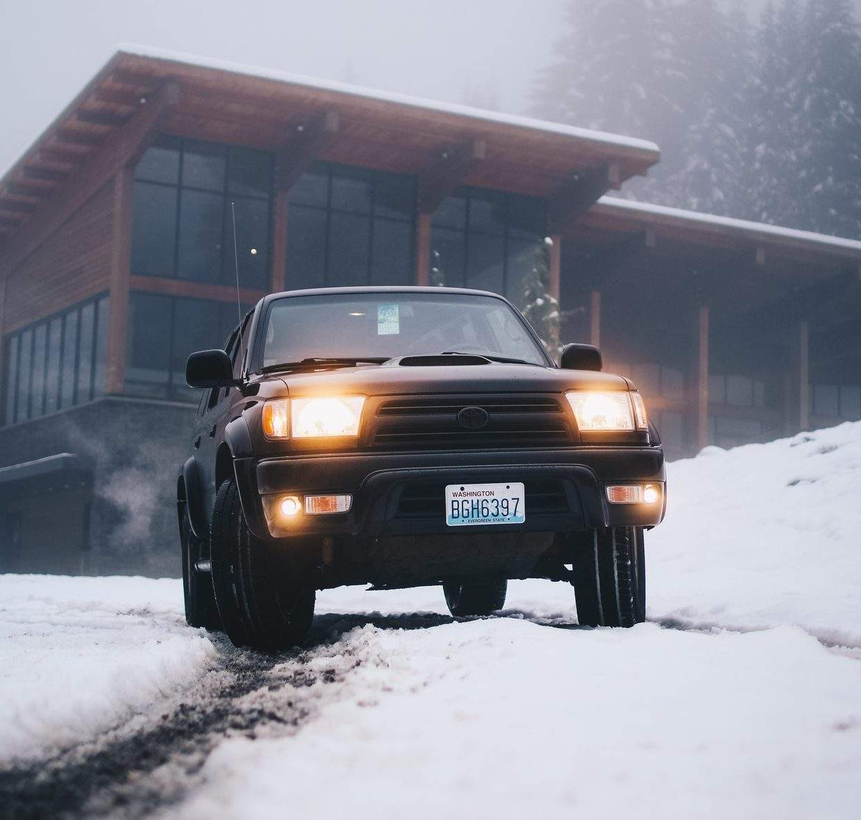 Polyurethane Jacking Durable Roads in Calgary, AB<br />
