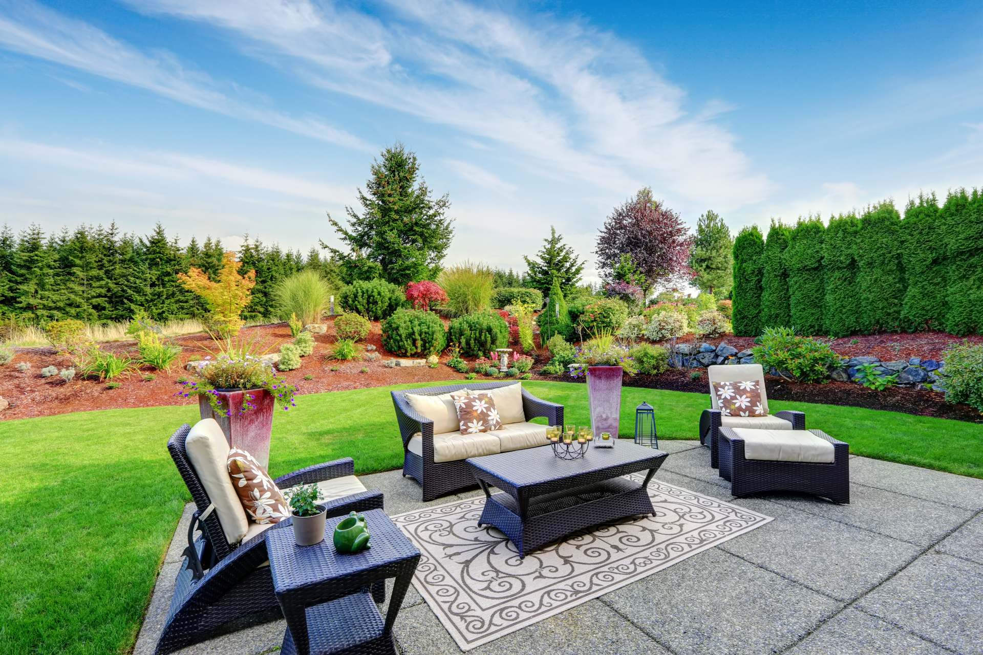 Impressive Backyard Landscape Design with Concrete Patio